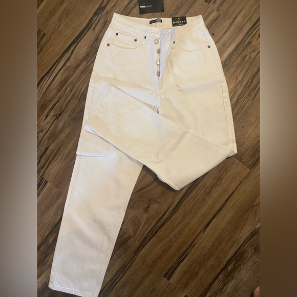 Crossover straight leg 👖 - Picture 1 of 3